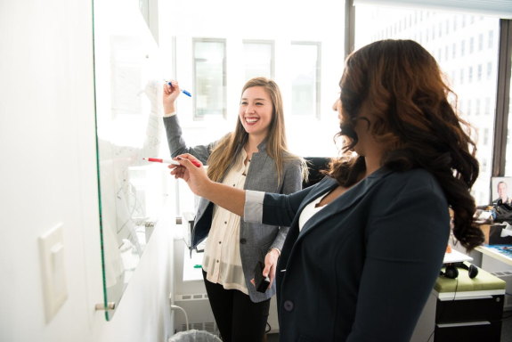 Two women who know how to express emotions at work